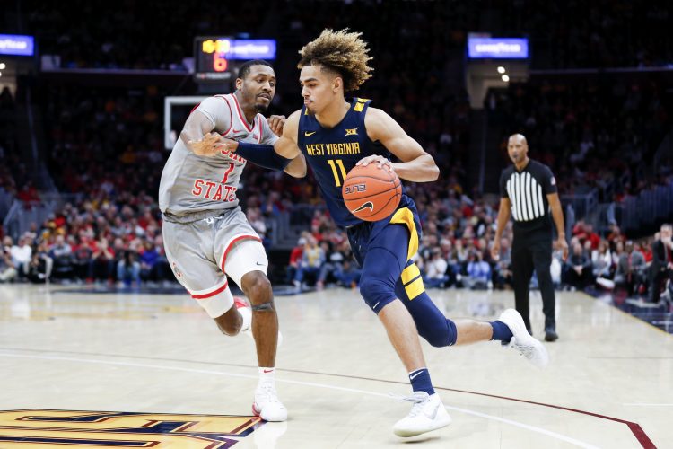 West Virginia Rises to No. 16 in AP Poll